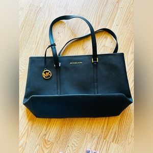 Gorgeous MK black tote